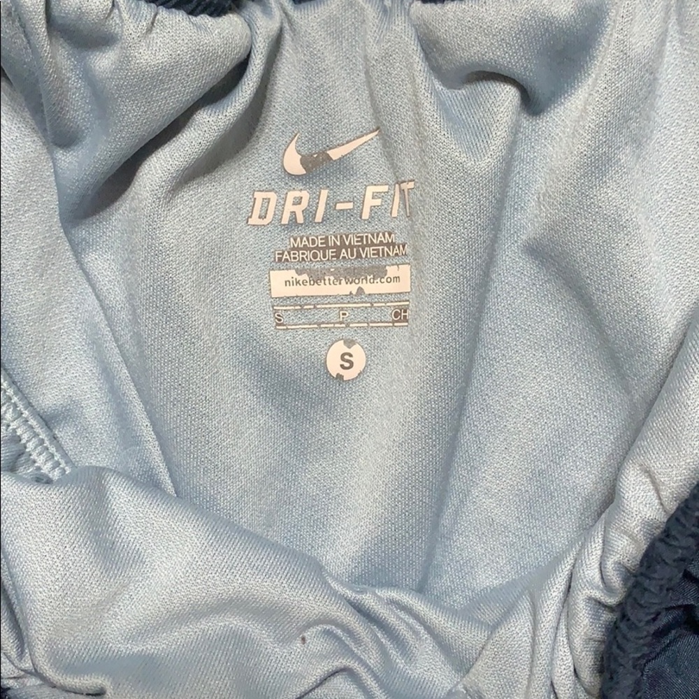 Nike dri fit shorts - Picture 2 of 4